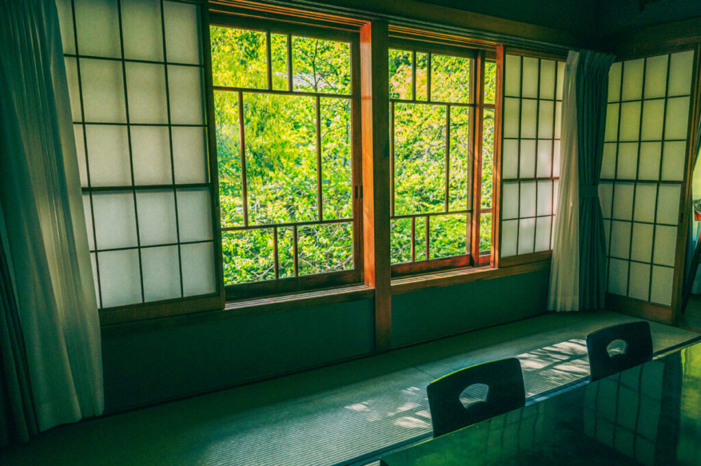 湯河原温泉・富士屋旅館　初名草から眺める中庭